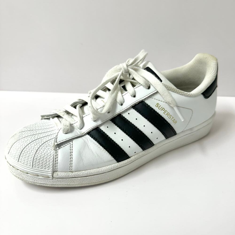 Adidas Superstar shell toe sneaker Cloud White / Core Black‎ women's Size 8.5